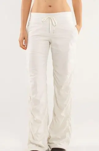 Lululemon  Studio II Pant Liner in Polar Cream Size 4 Bin 247