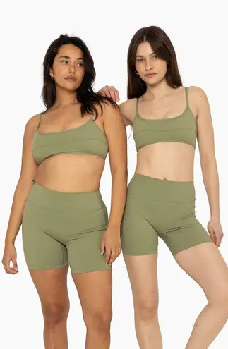 Set Active  sportbody pistachio green bike shorts size small