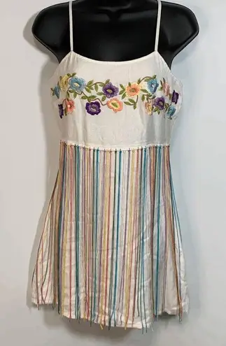 Womens Top Embroidered Floral Sleeveless Fringe White One Size White Size undefined