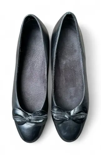 Munro Black Leather Ballet Flats Size 10