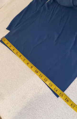 Coolibrium T-shirt long sleeve round neckline soft breathable fabric Size Small