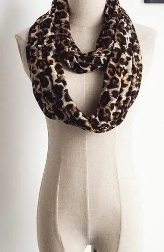 ✨Leopard print travel infinity scarf with zipper Multi