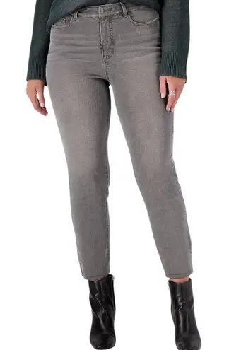 New Girl With Curves Raw Hem Ankle Length Girlfriend Jeans Gray Wash Size 4