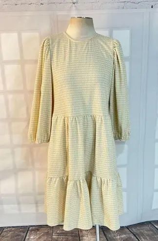 Draper James  NWT cream and gold puff sleeve tiered dress size medium