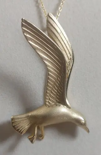 Seagull Necklace Vintage Gold Tone Giovanni 2 Inch Pendant 18 Chain Flying Bird