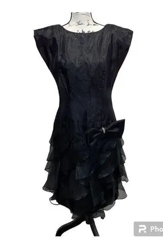 Adorable ☺️ Vintage Rimini black bow ruffle skirt cap sleeve lightweight dress Size 8