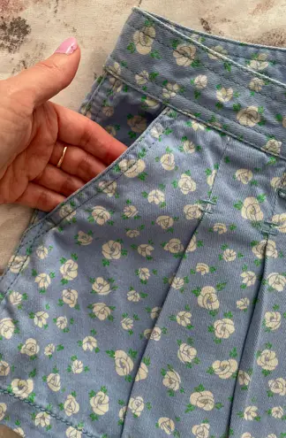 Superdry NWT Bluebell Light Blue Ditsy Floral Embroidered Shorts with Pockets, size S