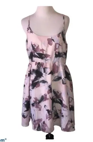 BB Dakota  quillen print babydoll dress size 6‎