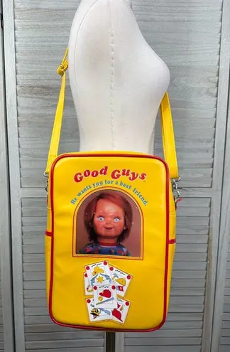 TRICK OR TREAT STUDIOS Child's Play 2 Good Guy Convertible Box Bag Yellow