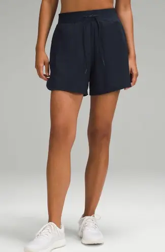 Lululemon  License to Train Shorts High-Rise 4" - Image 1