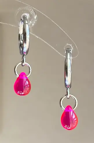 Handmade mini hot pink teardrop Czech glass simple minimalist earrings🩷