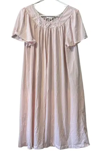 SHADOWLINE PINK NYLON NIGHTGOWN SIZE Medium Embroidered Floral Lightweight