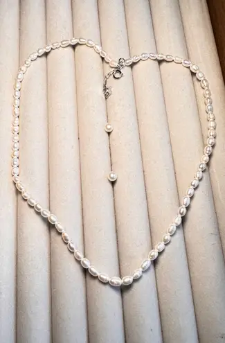 Brand new S925 baby freshwater pearls earrings and rice pearls necklace White