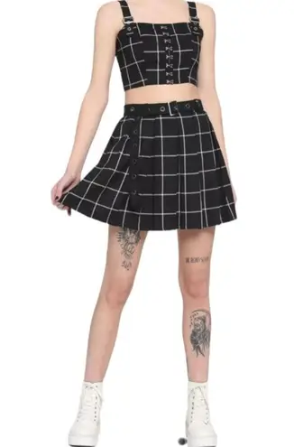 Hot Topic  Black & White Plaid Pleated Skirt With Grommet Belt New with Tag Sz M