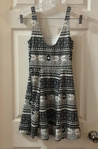 Divided  H&M Black/White Sleeveless Aline Dress 4