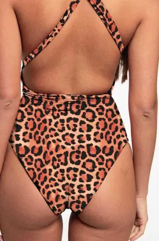 Boutique 1632 Clearance vintage style cheetah shoulder bling monokini