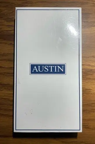 Unisex Austin Brown Wallet with 3 sleeve pockets, ID card, 6 photo & 7 card slot