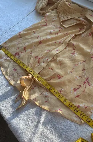 Hope &Harlow Hope & Harlow blouse high/low tie at bottom lace insert sleeves Size medium NWT