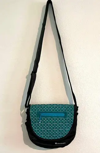 Sherpani Bag Mint Sherpani quilted adjustable crossbody bag. Sz 11x9