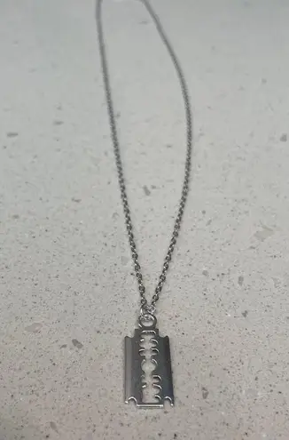 Handmade Vintage Gothic Silver Razor Blade charm Necklace - Antique Punk Razor Blade