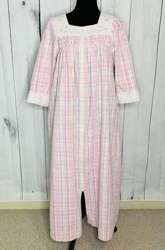 Miss Elaine Sz M Seersucker House Coat Robe Nightgown House Dress Full Zip Pink Size M