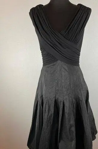 Tadashi Shoji Tadashi Collection Fit Flare Cocktail Dress 8 M Black Sleeveless Ruched V-Neck