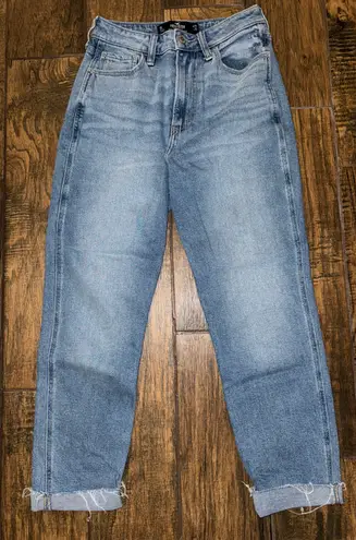 Hollister Ultra High Rise Mom Jeans