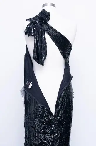 Mac Duggal . Sequined One Shoulder Back Bow Detail Gown. 93580