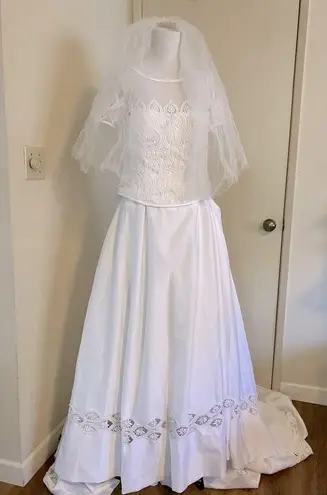 Wedding Dress Bridals White Wedding Dress with Long Train