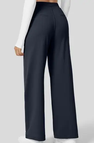 Halara 025H.- High Waisted Plicated Side Pocket Straight Leg Work Pants.