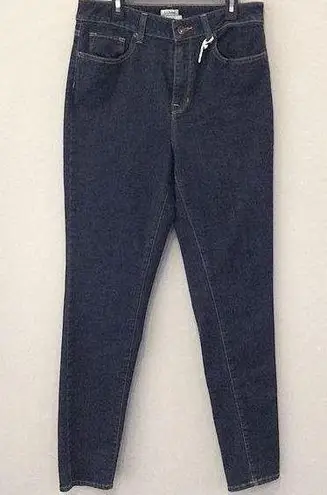 L.L.Bean  Classic Fit Jeans Sz 8 Straight Leg Stretch Denim Blue Dark Wash