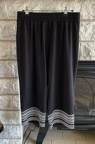 Christopher & Banks black and white stretch waist dress capris size small
