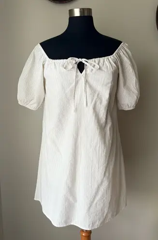 Charlie Holiday Off the shoulder shift dress -