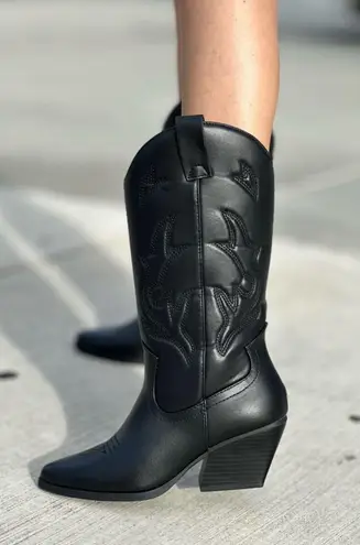 Soda Black Cowboy Boots