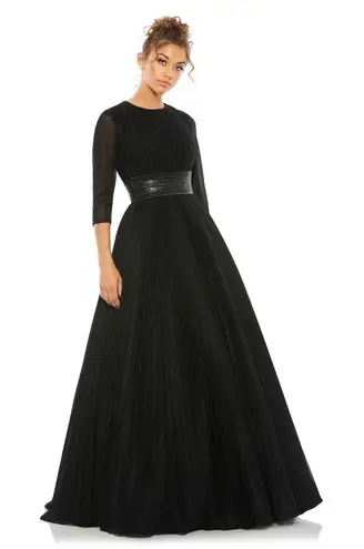 Mac Duggal Black Shimmering Pleated A-line 3/4 Sleeve Full Length Gown NWT