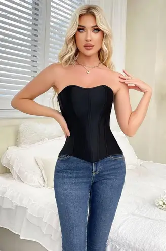 Sabrina Carpenter Black Rhinestone Heart Cut