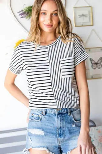 NEW White & Black Mixed Stripes Crewneck Short Sleeve Tee with Chest Pocket M Size M