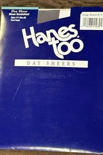 Hanes Vtg  Too Day Sheers Pantyhose Style 117 Barely There Sz AB Sheer Sandalfoot