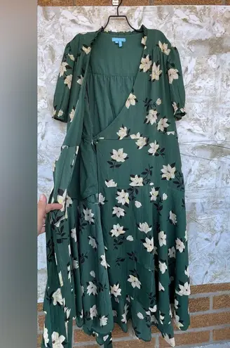 Draper James Naomi Wrap Dress in Shimmer Magnolia size 14