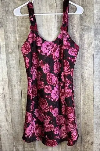 Floral Nightie with (Flaw) the strap is coming unsewn.