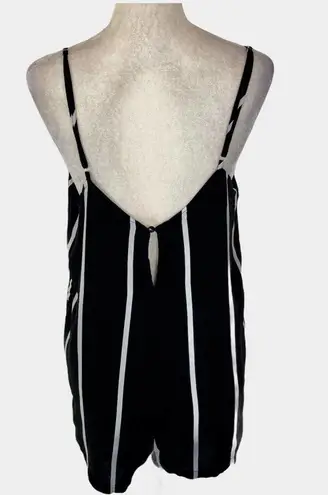 NLW Black white stripe romper size Junior XL button front in excellent condition