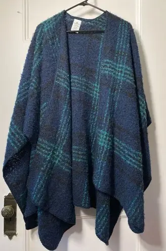 Woolrich | Plaid Boucle Shawl Poncho in Navy/Green One Size