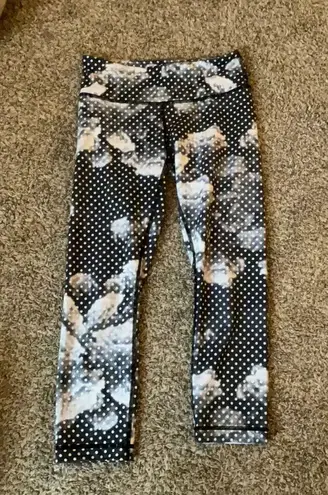 Lululemon Cropped Yoga Pants