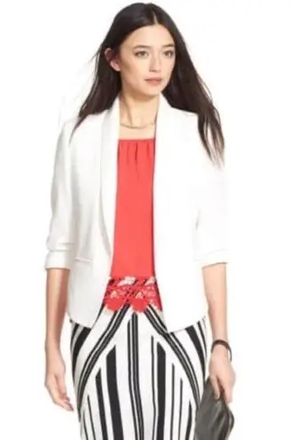 Mural NWT Curvy Hem Blazer in White Size Large