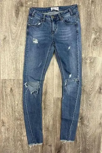 One Teaspoon  Distressed Medium Wash Skinny Jeans Size 27 Raw Hem Low Rise