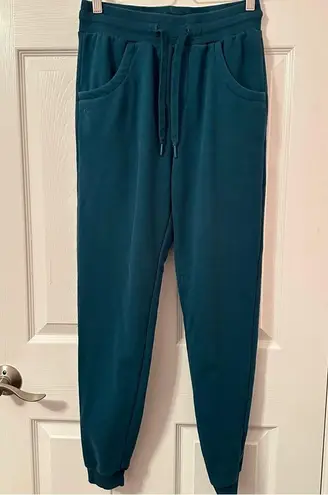 Zyia 93.  Active Joggers Size MEDIUM/WAIST:13.5”/RISE:12”/INSEAM:29”