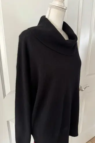 Equipment Women's Mathilde Turtleneck Cashmere Sweater. MSRP $350