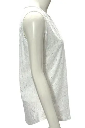 Medium White Sleeveless V Neck Top Eyelet Pattern Polyester Rayon Spandex Blend Size undefined