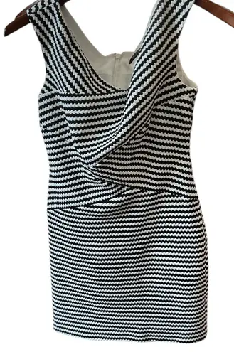 Guess Black White Striped Sleeveless Sheath Dress Twist Front Neck 5 Size 4