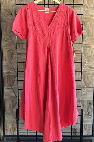 NWT Manta Del Lago Womens Short Sleeve Dress Size Medium Peach Pointed Hem Orange